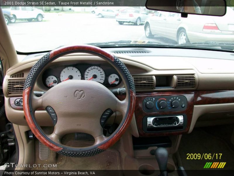 Taupe Frost Metallic / Sandstone 2001 Dodge Stratus SE Sedan
