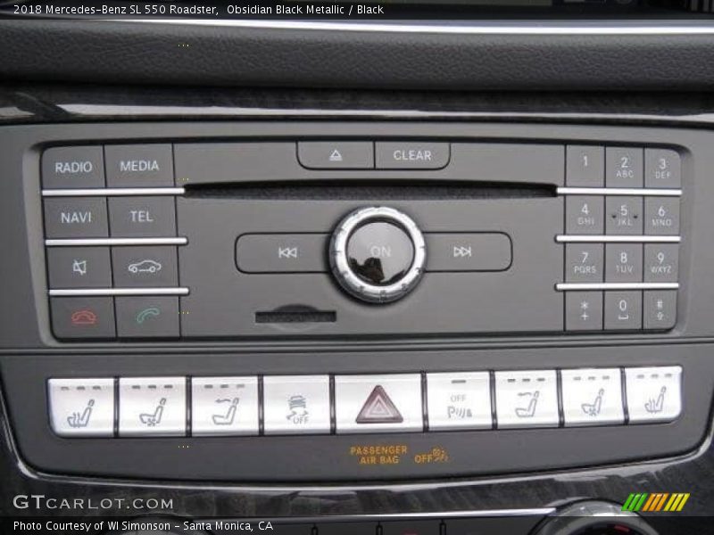 Controls of 2018 SL 550 Roadster