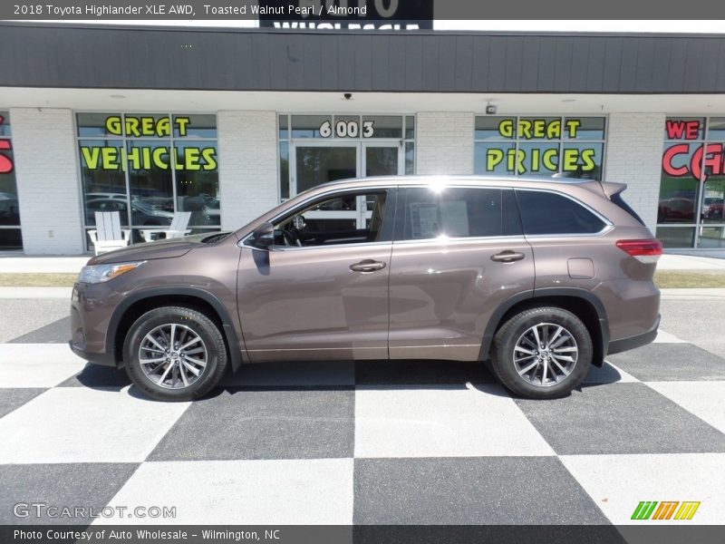 Toasted Walnut Pearl / Almond 2018 Toyota Highlander XLE AWD