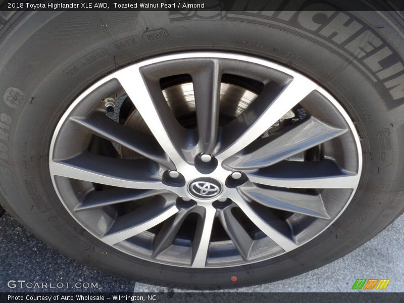 Toasted Walnut Pearl / Almond 2018 Toyota Highlander XLE AWD