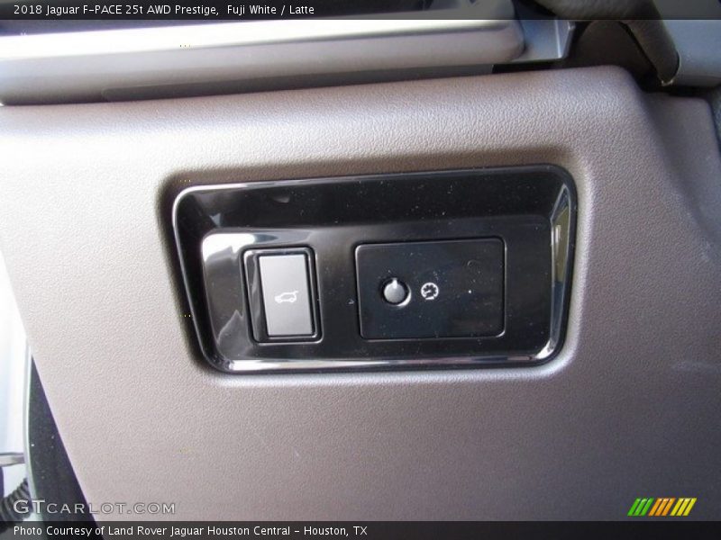 Fuji White / Latte 2018 Jaguar F-PACE 25t AWD Prestige