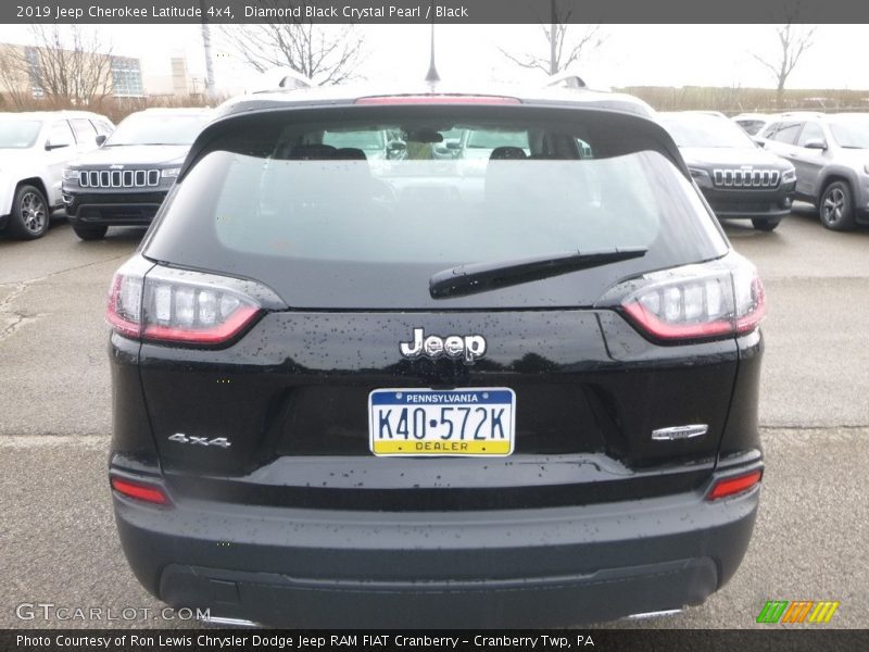 Diamond Black Crystal Pearl / Black 2019 Jeep Cherokee Latitude 4x4