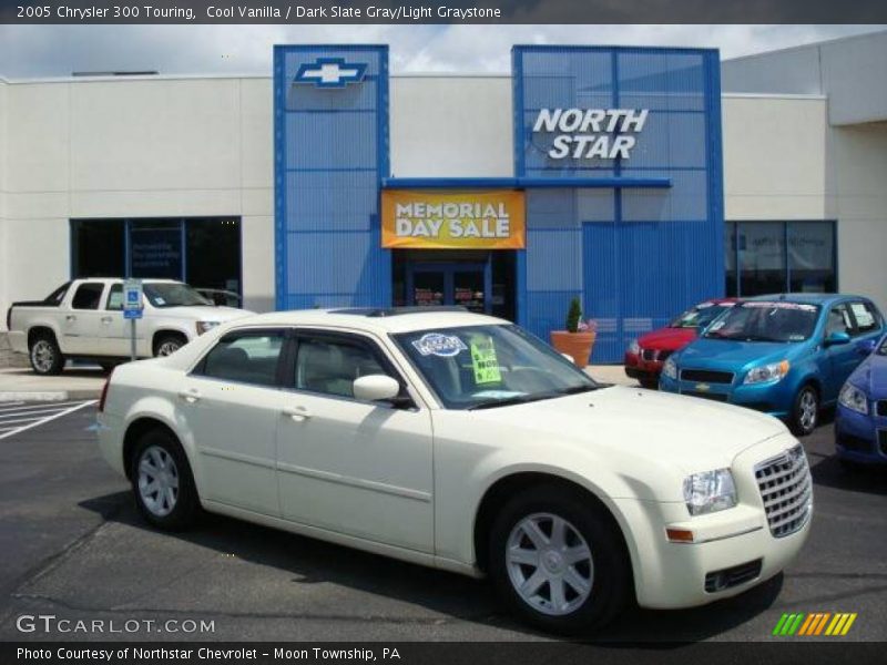 Cool Vanilla / Dark Slate Gray/Light Graystone 2005 Chrysler 300 Touring