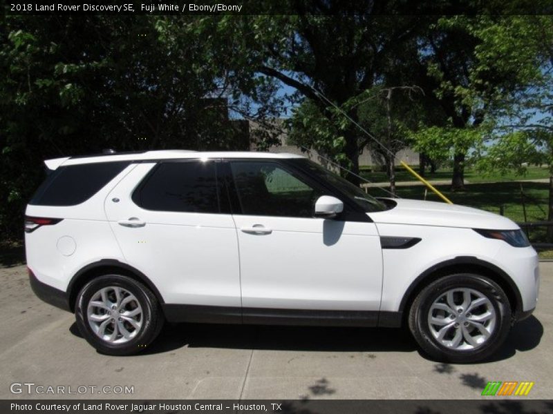 Fuji White / Ebony/Ebony 2018 Land Rover Discovery SE