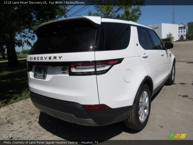 Fuji White / Ebony/Ebony 2018 Land Rover Discovery SE