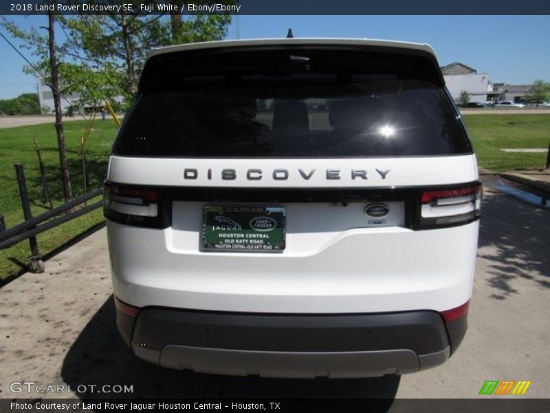 Fuji White / Ebony/Ebony 2018 Land Rover Discovery SE