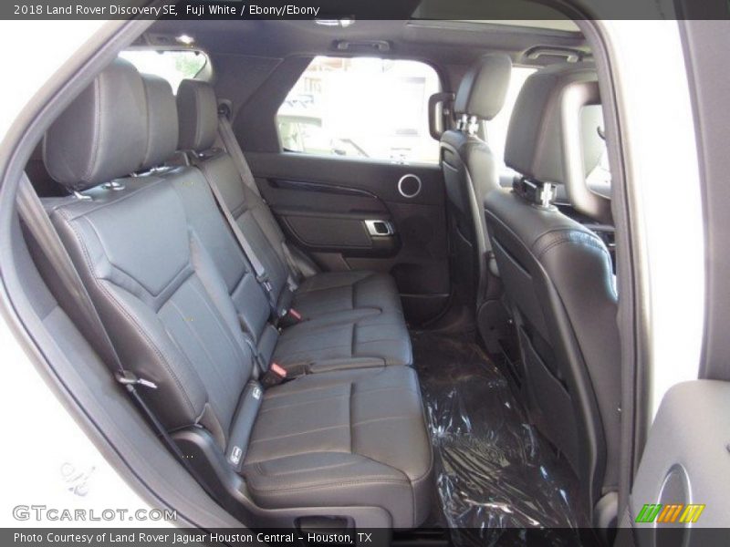 Fuji White / Ebony/Ebony 2018 Land Rover Discovery SE