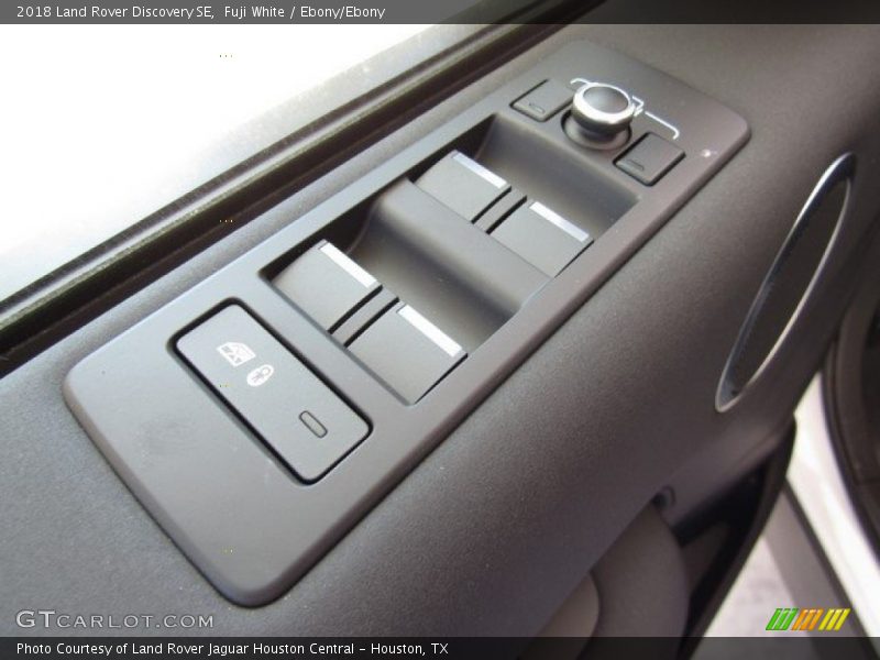 Fuji White / Ebony/Ebony 2018 Land Rover Discovery SE