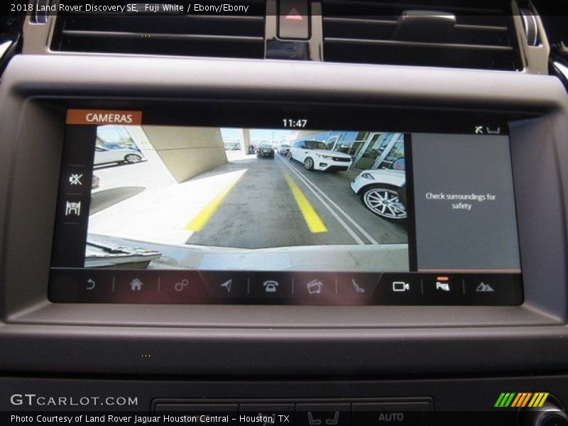 Fuji White / Ebony/Ebony 2018 Land Rover Discovery SE