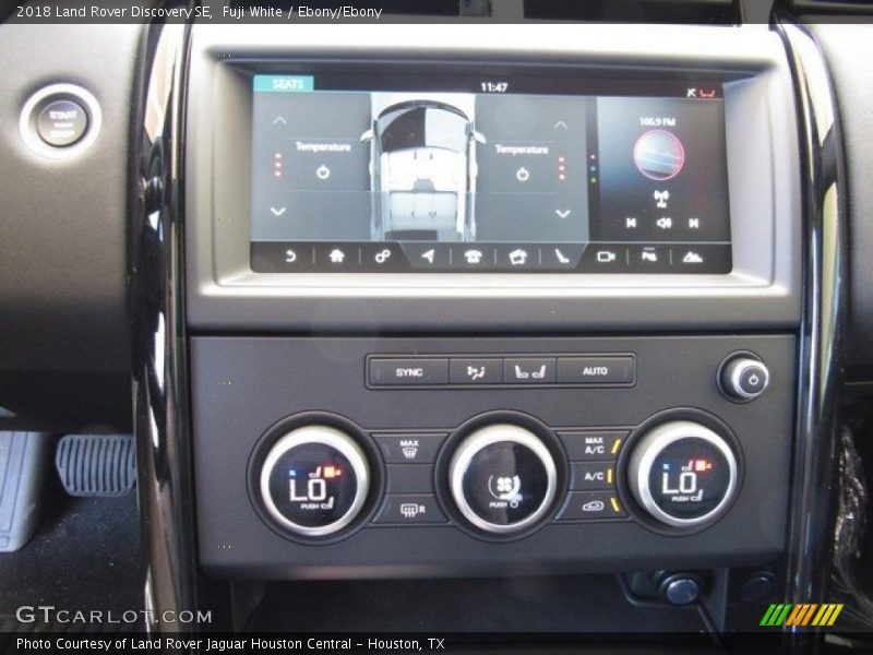 Fuji White / Ebony/Ebony 2018 Land Rover Discovery SE