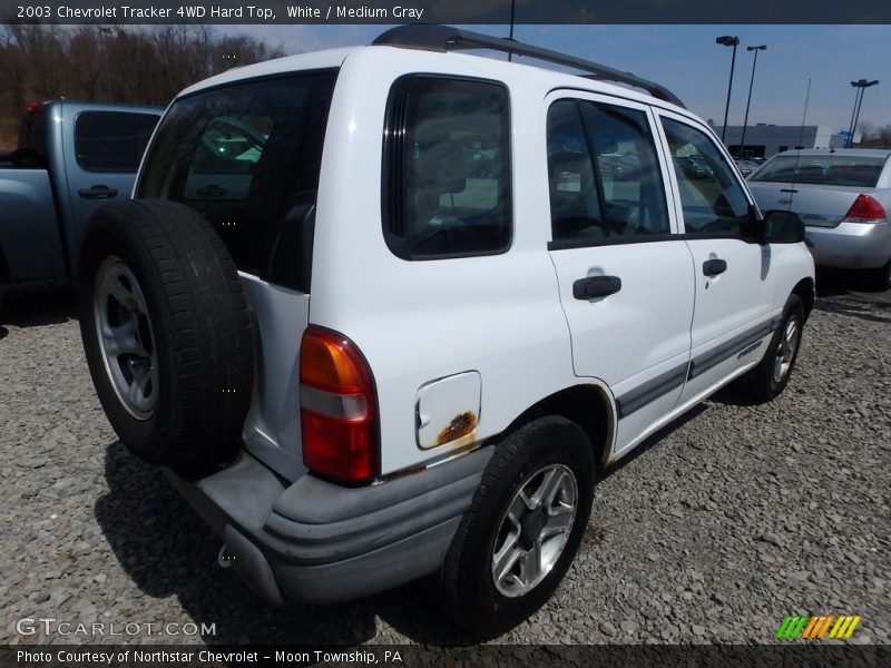 White / Medium Gray 2003 Chevrolet Tracker 4WD Hard Top