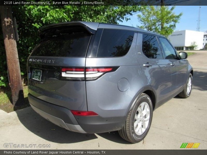 Byron Blue Metallic / Ebony/Ebony 2018 Land Rover Discovery SE