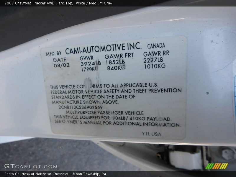 White / Medium Gray 2003 Chevrolet Tracker 4WD Hard Top