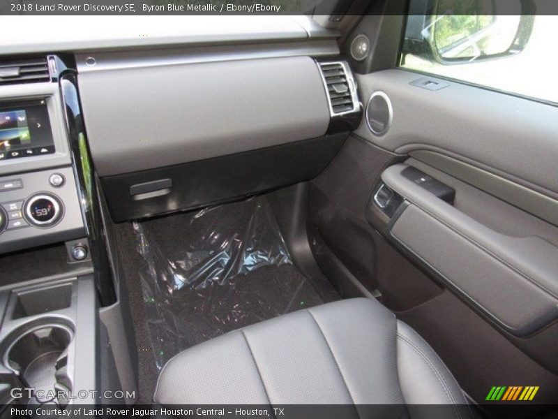 Byron Blue Metallic / Ebony/Ebony 2018 Land Rover Discovery SE