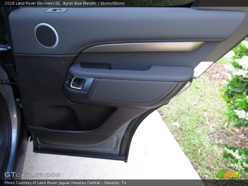 Byron Blue Metallic / Ebony/Ebony 2018 Land Rover Discovery SE