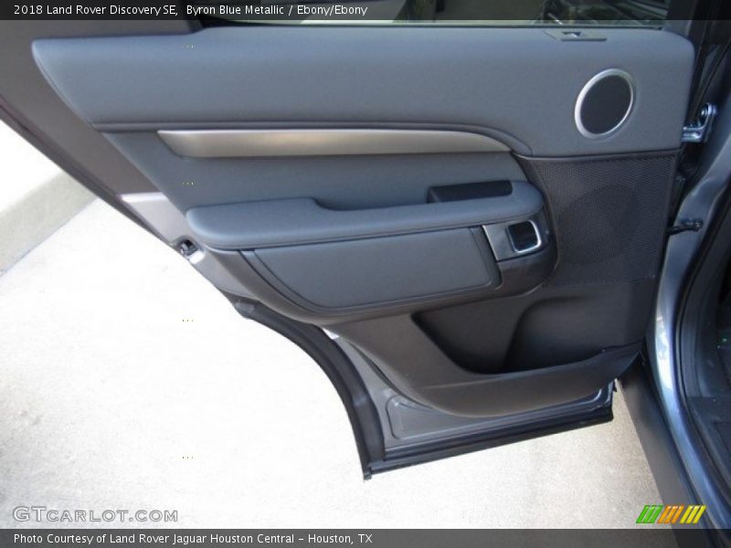Byron Blue Metallic / Ebony/Ebony 2018 Land Rover Discovery SE