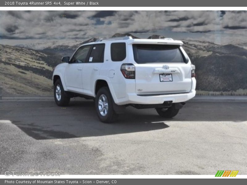 Super White / Black 2018 Toyota 4Runner SR5 4x4