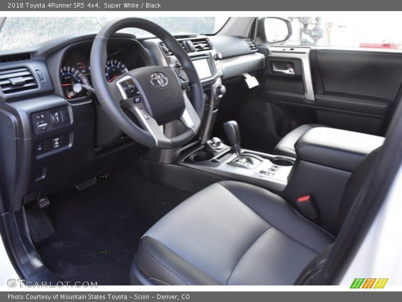 Super White / Black 2018 Toyota 4Runner SR5 4x4