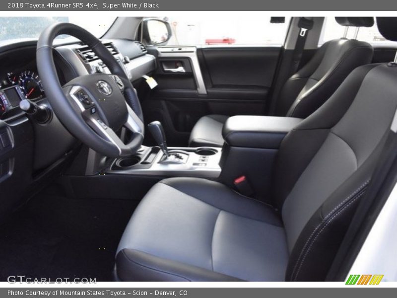 Super White / Black 2018 Toyota 4Runner SR5 4x4