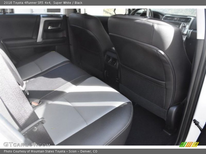 Super White / Black 2018 Toyota 4Runner SR5 4x4