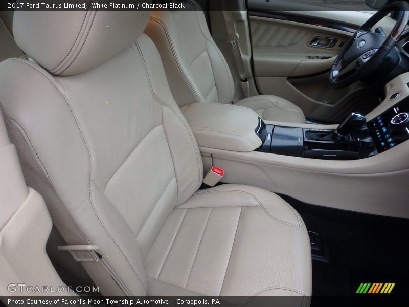 White Platinum / Charcoal Black 2017 Ford Taurus Limited