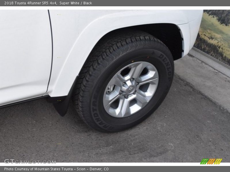 Super White / Black 2018 Toyota 4Runner SR5 4x4