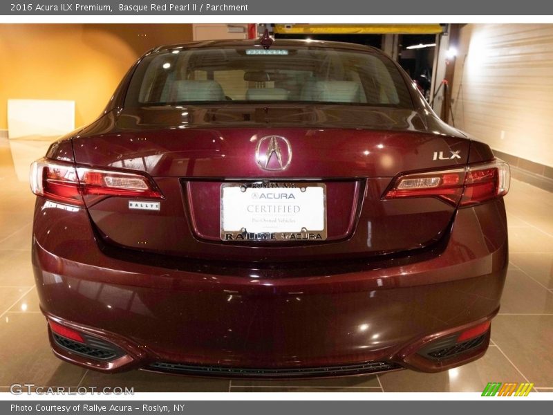 Basque Red Pearl II / Parchment 2016 Acura ILX Premium