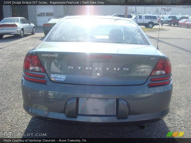 Magnesium Pearlcoat / Dark Slate Grey 2006 Dodge Stratus SXT Sedan
