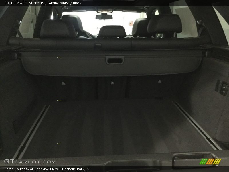 Alpine White / Black 2018 BMW X5 xDrive35i