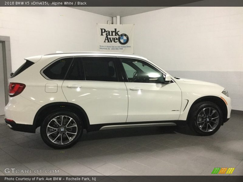 Alpine White / Black 2018 BMW X5 xDrive35i