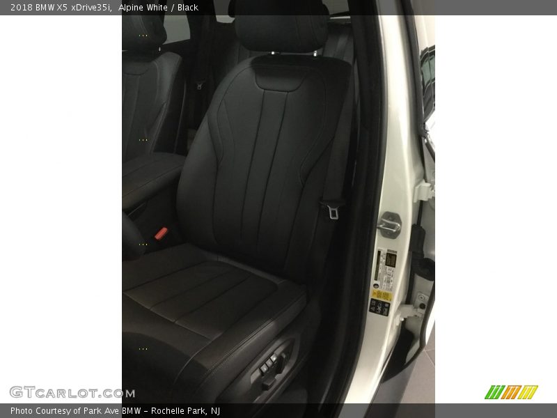 Alpine White / Black 2018 BMW X5 xDrive35i