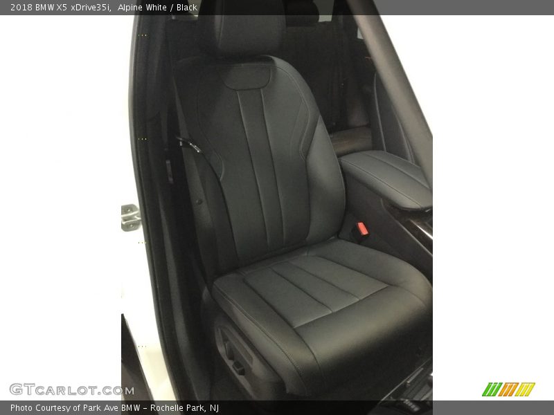 Alpine White / Black 2018 BMW X5 xDrive35i