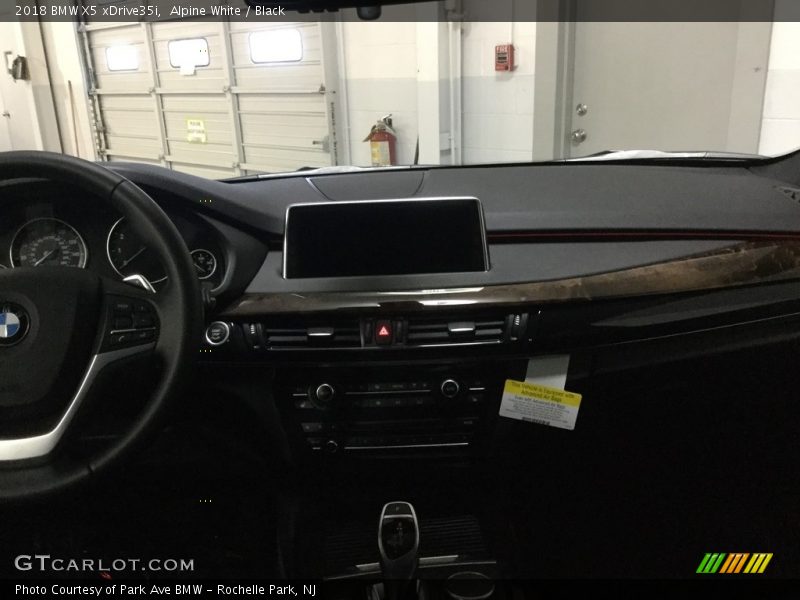Alpine White / Black 2018 BMW X5 xDrive35i