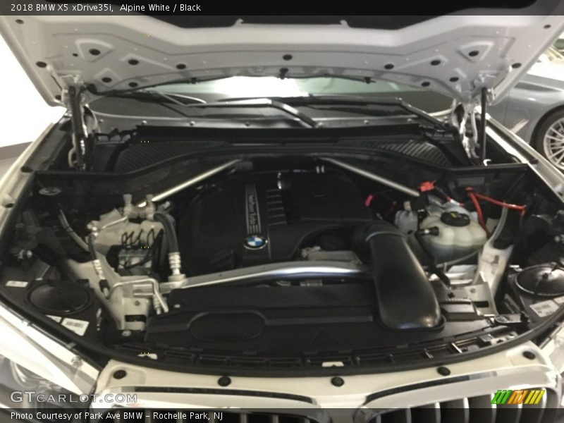 Alpine White / Black 2018 BMW X5 xDrive35i
