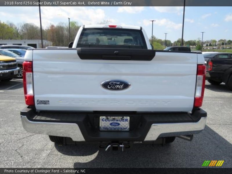 Oxford White / Earth Gray 2018 Ford F250 Super Duty XLT SuperCab 4x4