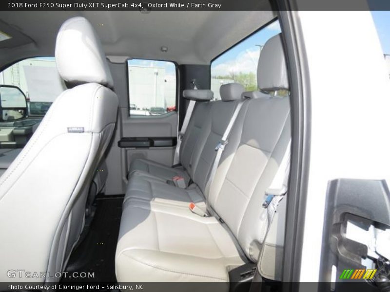 Oxford White / Earth Gray 2018 Ford F250 Super Duty XLT SuperCab 4x4
