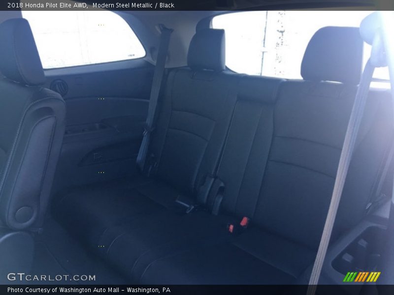 Modern Steel Metallic / Black 2018 Honda Pilot Elite AWD