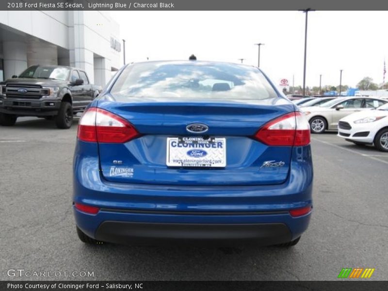 Lightning Blue / Charcoal Black 2018 Ford Fiesta SE Sedan