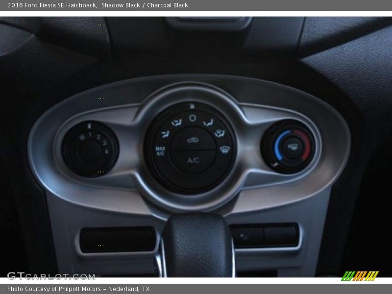 Shadow Black / Charcoal Black 2016 Ford Fiesta SE Hatchback