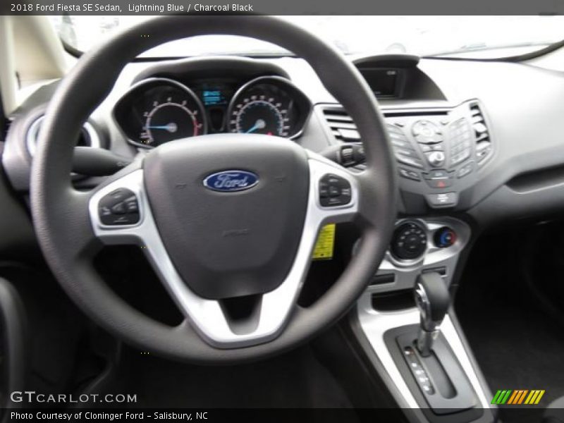 Lightning Blue / Charcoal Black 2018 Ford Fiesta SE Sedan