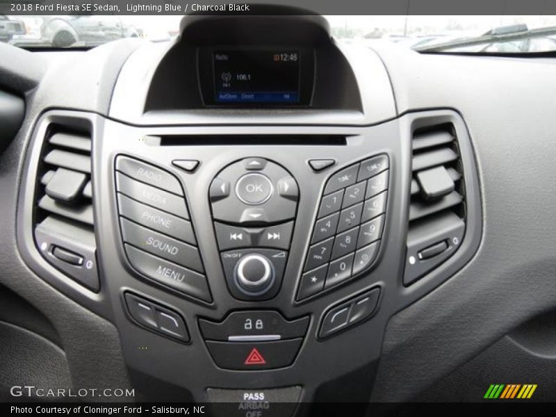 Lightning Blue / Charcoal Black 2018 Ford Fiesta SE Sedan