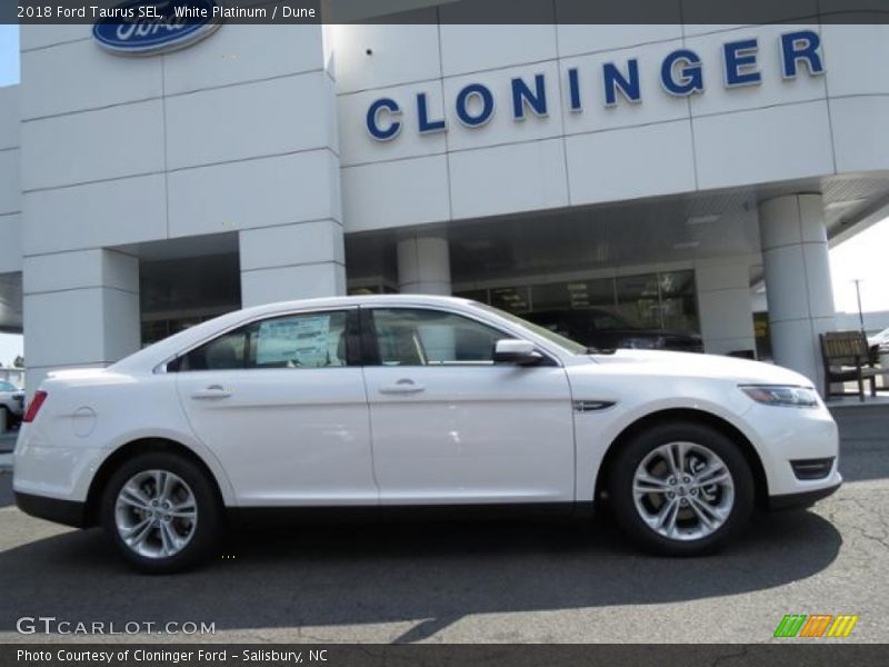 White Platinum / Dune 2018 Ford Taurus SEL