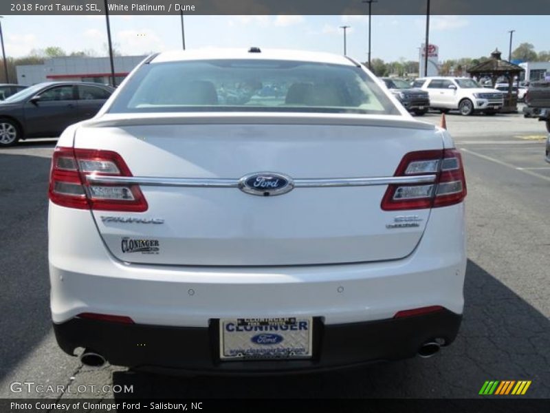 White Platinum / Dune 2018 Ford Taurus SEL