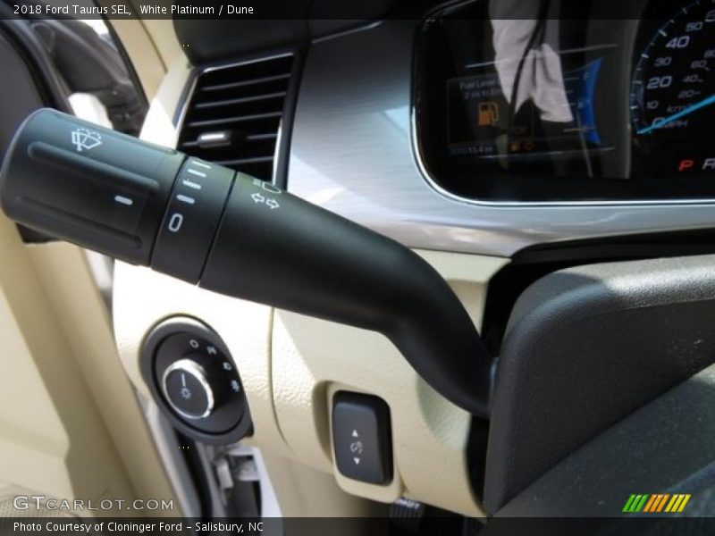 White Platinum / Dune 2018 Ford Taurus SEL