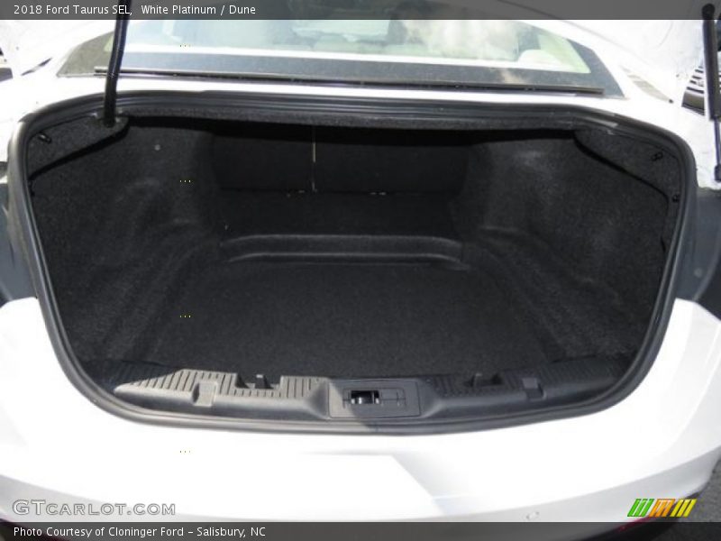 White Platinum / Dune 2018 Ford Taurus SEL