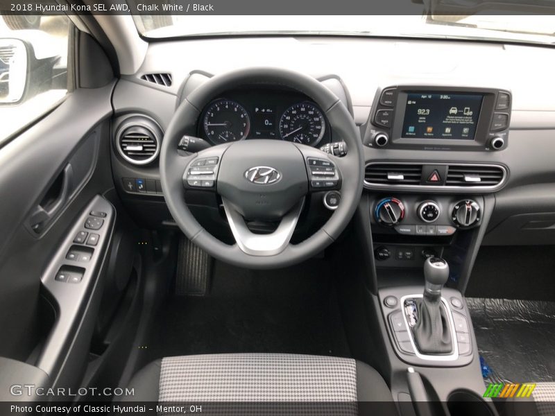 Chalk White / Black 2018 Hyundai Kona SEL AWD