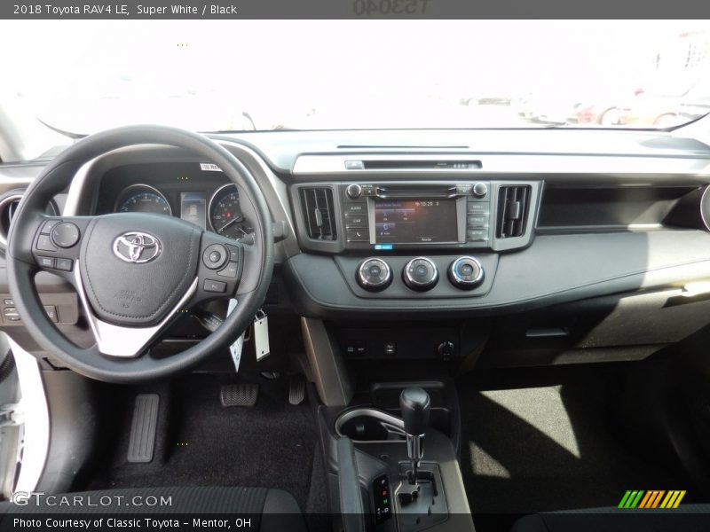 Super White / Black 2018 Toyota RAV4 LE