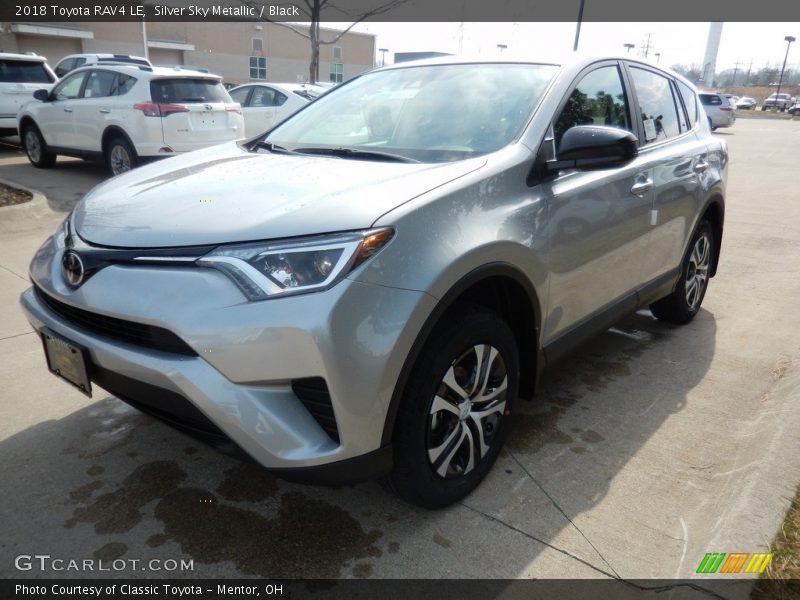 Silver Sky Metallic / Black 2018 Toyota RAV4 LE