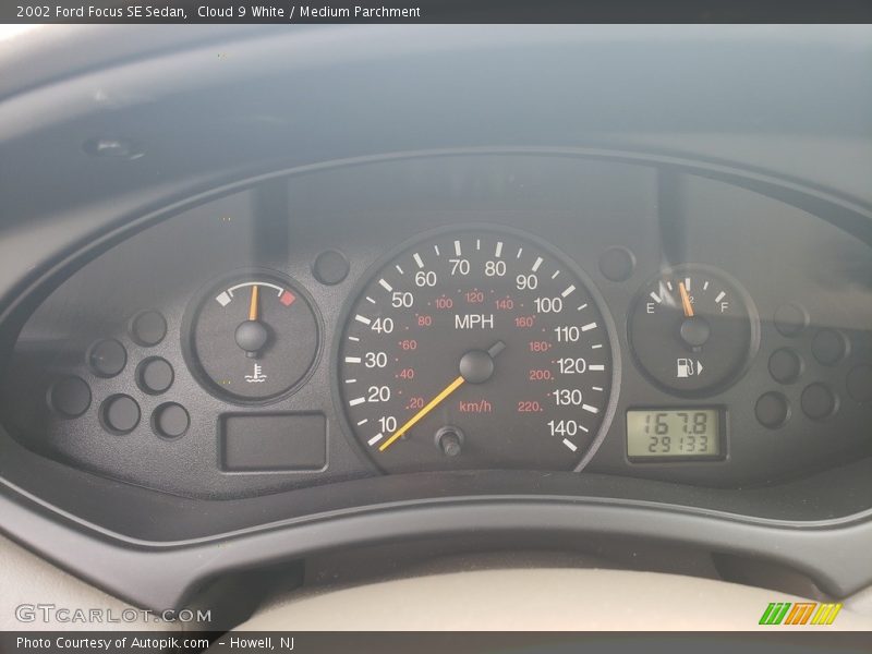 Cloud 9 White / Medium Parchment 2002 Ford Focus SE Sedan