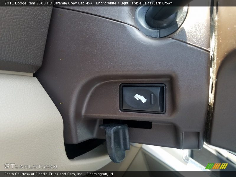 Bright White / Light Pebble Beige/Bark Brown 2011 Dodge Ram 2500 HD Laramie Crew Cab 4x4